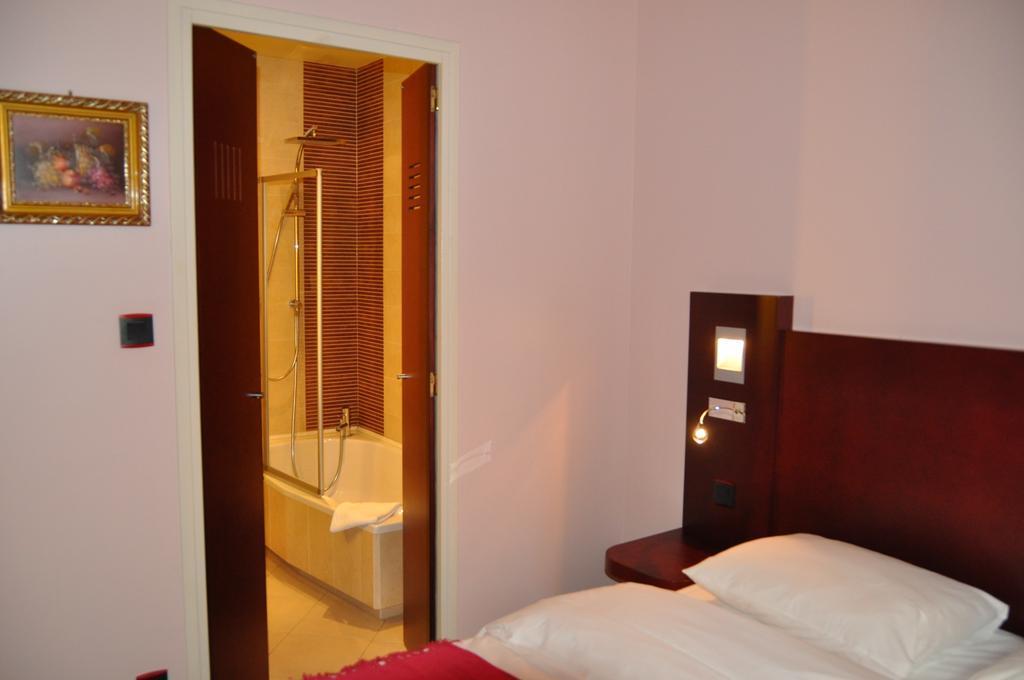 Hotel Relais De La Cote D'Or ซีมูร์-ออง-โอซัวร์ ภายนอก รูปภาพ